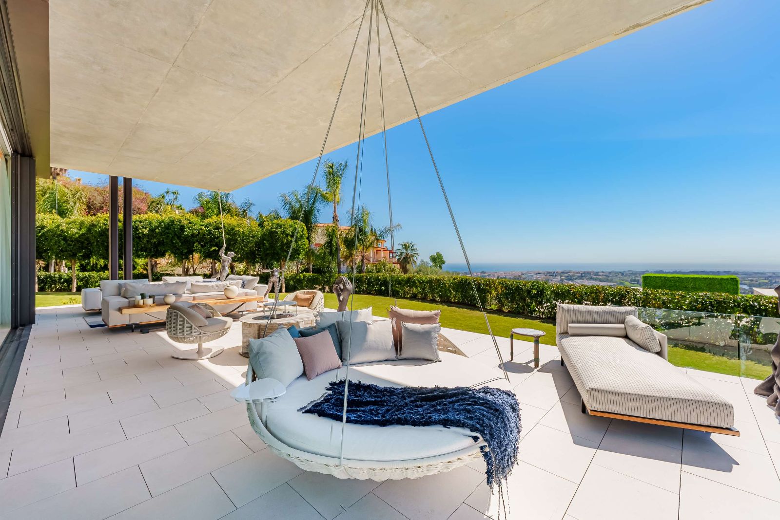 Terrace daybed with panoramic Marbella coastline view, The Hills Nº 12