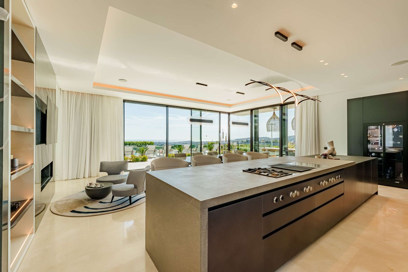 Interior of The Hills Nº 12 with floor-to-ceiling glazing