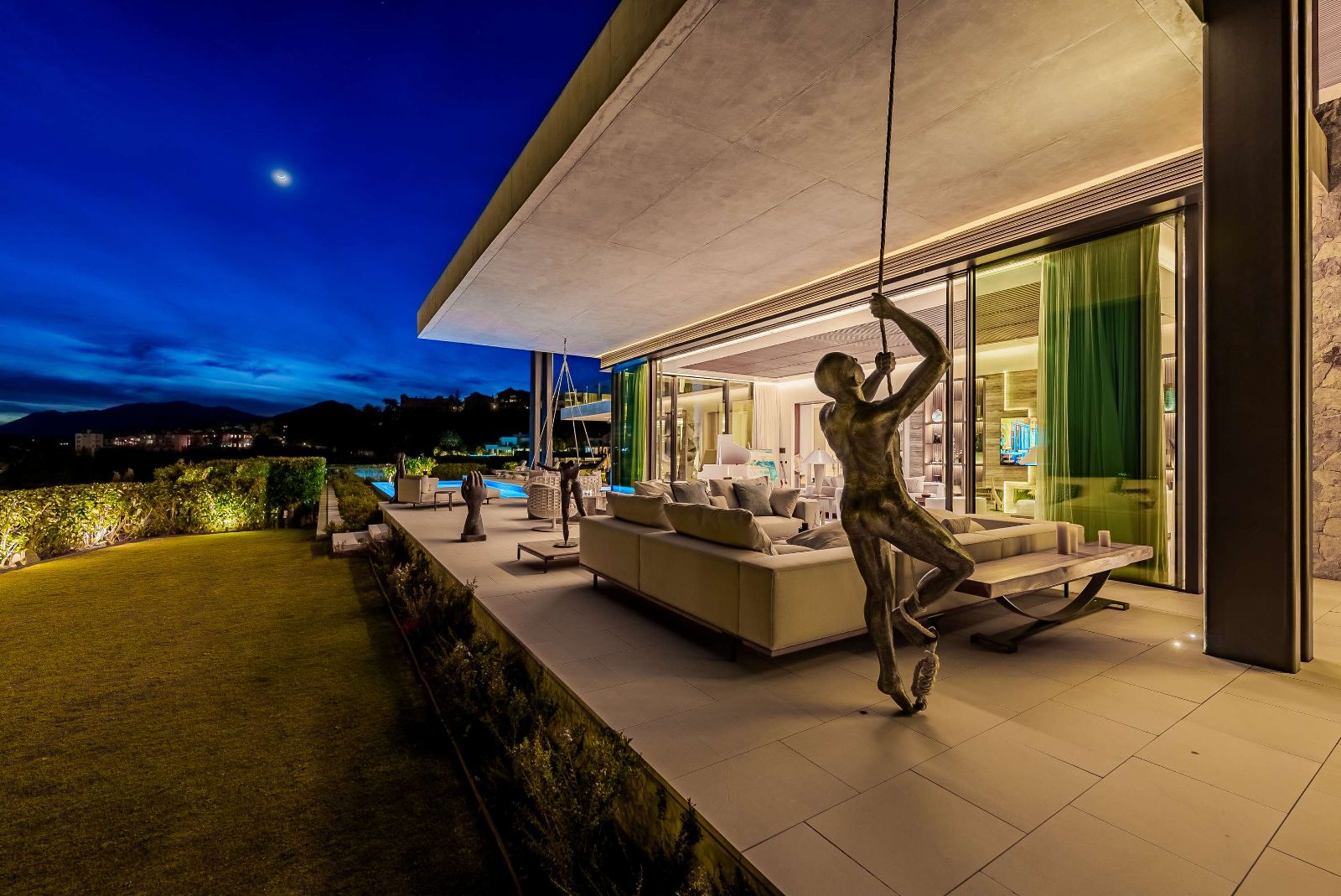The Hills Nº 12 luxury villa exterior at golden hour